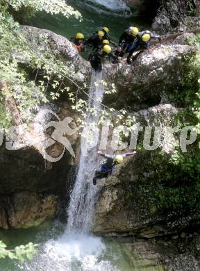 Fussball. Teambuilding. Canyoning. SK Austria Klagenfurt. Soca Tal, 25.7.2014.
Foto: Kuess
---
pressefotos, pressefotografie, kuess, qs, qspictures, sport, bild, bilder, bilddatenbank