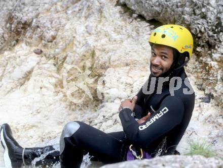 Fussball. Teambuilding. Canyoning. SK Austria Klagenfurt. Tyrone McCargo. Soca Tal, 25.7.2014.
Foto: Kuess
---
pressefotos, pressefotografie, kuess, qs, qspictures, sport, bild, bilder, bilddatenbank