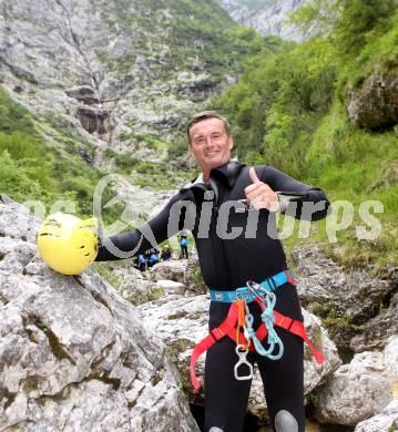 Fussball. Teambuilding. Canyoning. SK Austria Klagenfurt. Manfred Bender . Soca Tal, 25.7.2014.
Foto: Kuess
---
pressefotos, pressefotografie, kuess, qs, qspictures, sport, bild, bilder, bilddatenbank