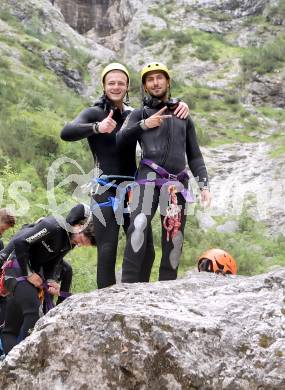 Fussball. Teambuilding. Canyoning. SK Austria Klagenfurt. Ali Hamdemir. Soca Tal, 25.7.2014.
Foto: Kuess
---
pressefotos, pressefotografie, kuess, qs, qspictures, sport, bild, bilder, bilddatenbank