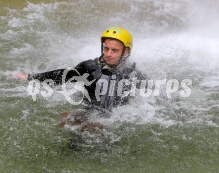 Fussball. Teambuilding. Canyoning. SK Austria Klagenfurt. Soca Tal, 25.7.2014.
Foto: Kuess
---
pressefotos, pressefotografie, kuess, qs, qspictures, sport, bild, bilder, bilddatenbank