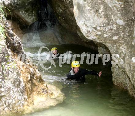 Fussball. Teambuilding. Canyoning. SK Austria Klagenfurt. Sandro Zakany. Soca Tal, 25.7.2014.
Foto: Kuess
---
pressefotos, pressefotografie, kuess, qs, qspictures, sport, bild, bilder, bilddatenbank