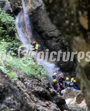 Fussball. Teambuilding. Canyoning. SK Austria Klagenfurt. Soca Tal, 25.7.2014.
Foto: Kuess
---
pressefotos, pressefotografie, kuess, qs, qspictures, sport, bild, bilder, bilddatenbank