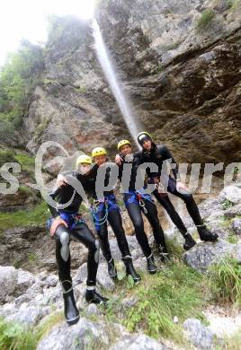 Fussball. Teambuilding. Canyoning. SK Austria Klagenfurt. Marco Leininger,  Ingo Mailaender, Christian Prawda, Patrik Eler. Soca Tal, 25.7.2014.
Foto: Kuess
---
pressefotos, pressefotografie, kuess, qs, qspictures, sport, bild, bilder, bilddatenbank