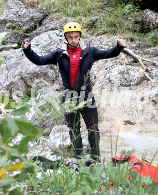 Fussball. Teambuilding. Canyoning. SK Austria Klagenfurt. Peter Pucker. Soca Tal, 25.7.2014.
Foto: Kuess
---
pressefotos, pressefotografie, kuess, qs, qspictures, sport, bild, bilder, bilddatenbank