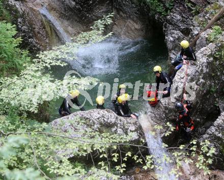 Fussball. Teambuilding. Canyoning. SK Austria Klagenfurt. Soca Tal, 25.7.2014.
Foto: Kuess
---
pressefotos, pressefotografie, kuess, qs, qspictures, sport, bild, bilder, bilddatenbank