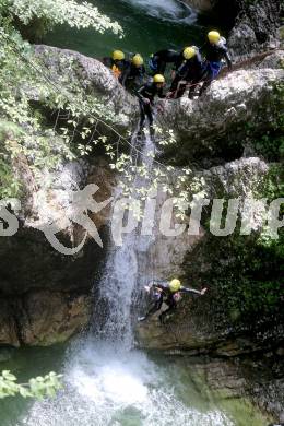 Fussball. Teambuilding. Canyoning. SK Austria Klagenfurt. Soca Tal, 25.7.2014.
Foto: Kuess
---
pressefotos, pressefotografie, kuess, qs, qspictures, sport, bild, bilder, bilddatenbank