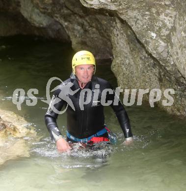 Fussball. Teambuilding. Canyoning. SK Austria Klagenfurt. Manfred Bender. Soca Tal, 25.7.2014.
Foto: Kuess
---
pressefotos, pressefotografie, kuess, qs, qspictures, sport, bild, bilder, bilddatenbank