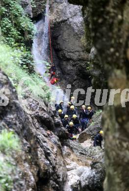 Fussball. Teambuilding. Canyoning. SK Austria Klagenfurt. Soca Tal, 25.7.2014.
Foto: Kuess
---
pressefotos, pressefotografie, kuess, qs, qspictures, sport, bild, bilder, bilddatenbank