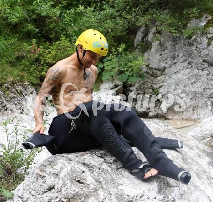 Fussball. Teambuilding. Canyoning. SK Austria Klagenfurt.  Rajko Rep. Soca Tal, 25.7.2014.
Foto: Kuess
---
pressefotos, pressefotografie, kuess, qs, qspictures, sport, bild, bilder, bilddatenbank