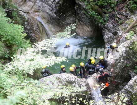 Fussball. Teambuilding. Canyoning. SK Austria Klagenfurt. Soca Tal, 25.7.2014.
Foto: Kuess
---
pressefotos, pressefotografie, kuess, qs, qspictures, sport, bild, bilder, bilddatenbank