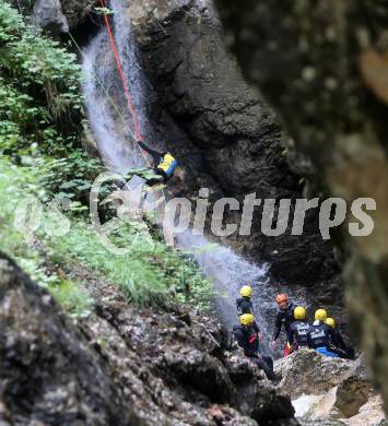 Fussball. Teambuilding. Canyoning. SK Austria Klagenfurt. Soca Tal, 25.7.2014.
Foto: Kuess
---
pressefotos, pressefotografie, kuess, qs, qspictures, sport, bild, bilder, bilddatenbank