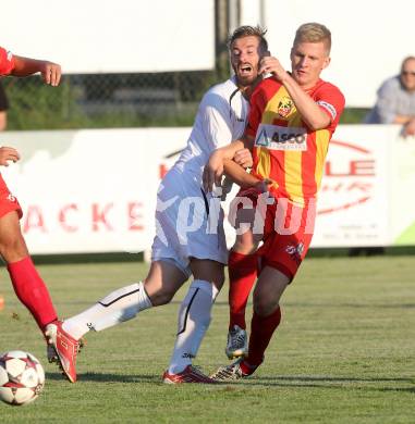 Fussball Regionalliga. ATSV Wolfsberg gegen WAC Amateure. Jonas Warmuth,  (ATSV), Christoph Cemernjak (WAC Amateure). Wolfsberg, 8.8.2014.
Foto: Kuess
---
pressefotos, pressefotografie, kuess, qs, qspictures, sport, bild, bilder, bilddatenbank