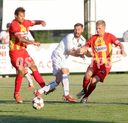 Fussball Regionalliga. ATSV Wolfsberg gegen WAC Amateure. Michael Kirisits, Jonas Warmuth (ATSV), Christoph Cemernjak (WAC Amateure). Wolfsberg, 8.8.2014.
Foto: Kuess
---
pressefotos, pressefotografie, kuess, qs, qspictures, sport, bild, bilder, bilddatenbank