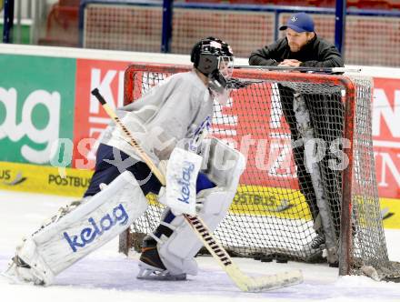 EBEL Eishockey Bundesliga. Training VSV. Thomas Hoeneckl, Tormanntrainer Markus Kerschbaumer. Villach, am 8.8.2014.
Foto: Kuess
---
pressefotos, pressefotografie, kuess, qs, qspictures, sport, bild, bilder, bilddatenbank