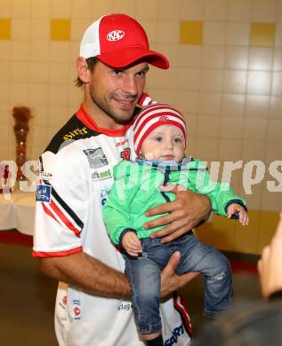 EBEL. Eishockey Bundesliga. Schautraining. Autogrammstunde.  Thomas Koch . Klagenfurt, 13.8.2014.
Foto: Kuess
---
pressefotos, pressefotografie, kuess, qs, qspictures, sport, bild, bilder, bilddatenbank