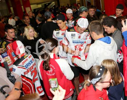 EBEL. Eishockey Bundesliga. Schautraining. Autogrammstunde.   Luke Pither. Klagenfurt, 13.8.2014.
Foto: Kuess
---
pressefotos, pressefotografie, kuess, qs, qspictures, sport, bild, bilder, bilddatenbank