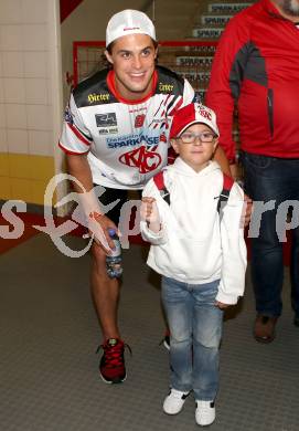 EBEL. Eishockey Bundesliga. Schautraining. Autogrammstunde.   Luke Pither. Klagenfurt, 13.8.2014.
Foto: Kuess
---
pressefotos, pressefotografie, kuess, qs, qspictures, sport, bild, bilder, bilddatenbank