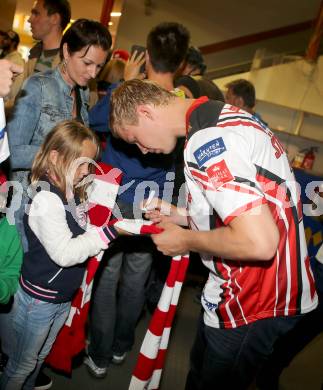 EBEL. Eishockey Bundesliga. Schautraining. Autogrammstunde.   Kim Stroemberg. Klagenfurt, 13.8.2014.
Foto: Kuess
---
pressefotos, pressefotografie, kuess, qs, qspictures, sport, bild, bilder, bilddatenbank