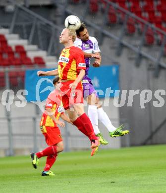 Fussball Regionalliga. Austria Klagenfurt gegen ATSV Wolfsberg. Manuel Wallner (Austria Klagenfurt), Marcel Maximilian Stoni (ATSV). Wolfsberg, 8.8.2014.
Foto: Kuess
---
pressefotos, pressefotografie, kuess, qs, qspictures, sport, bild, bilder, bilddatenbank