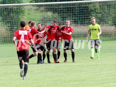 Fussball. Kaerntner Liga. Maria Saal gegen Koettmannsdorf. Torjubel (Maria Saal). Maria Saal, 16.8.2014.
Foto: Kuess
---
pressefotos, pressefotografie, kuess, qs, qspictures, sport, bild, bilder, bilddatenbank