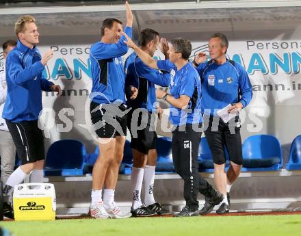 Fussball Bundesliga. RZ Pellets WAC gegen SV Josko Ried. Jubel Betreuerbank, Tormanntrainer Adi Preschern, Trainer Dietmar Kuehbauer, Co-Trainer Nastl Manfred (WAC). Wolfsberg, am 16.8.2014.
Foto: Kuess

---
pressefotos, pressefotografie, kuess, qs, qspictures, sport, bild, bilder, bilddatenbank