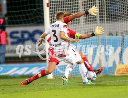 Fussball Bundesliga. RZ Pellets WAC gegen SV Josko Ried. Manuel Kerhe, (WAC), Thomas Gebauer  (SV Josko Ried). Wolfsberg, am 16.8.2014.
Foto: Kuess

---
pressefotos, pressefotografie, kuess, qs, qspictures, sport, bild, bilder, bilddatenbank