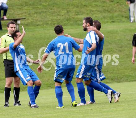 Fussball. Kaerntner Liga. Koettmannsdorf gegen ASV. Torjubel Oliver Pusztai, Matthias Dollinger  (ASV). Koettmannsdorf, 24.8.2014.
Foto: Kuess
---
pressefotos, pressefotografie, kuess, qs, qspictures, sport, bild, bilder, bilddatenbank