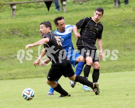 Fussball. Kaerntner Liga. Koettmannsdorf gegen ASV. Christian Sablatnig, Manuel Alexander Schuettelkopf (Koettmannsdorf),  Matthias Dollinger (ASV). Koettmannsdorf, 24.8.2014.
Foto: Kuess
---
pressefotos, pressefotografie, kuess, qs, qspictures, sport, bild, bilder, bilddatenbank