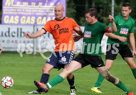 Fussball 2. KLasse C. Oberglan gegen St. Urban. Philip Gastinger,  (Oberglan), Daniel Sommeregger (St. Urban). Oberglan, am 16.8.2014.
Foto: Kuess
---
pressefotos, pressefotografie, kuess, qs, qspictures, sport, bild, bilder, bilddatenbank