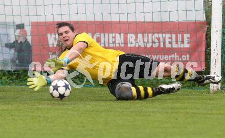 Fussball 2. KLasse D. Tainach gegen St. Paul. Andreas Philipp (Tainach). Tainach, am 23.8.2014.
Foto: Kuess
---
pressefotos, pressefotografie, kuess, qs, qspictures, sport, bild, bilder, bilddatenbank