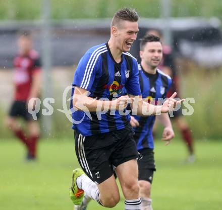 Fussball 2. KLasse D. Tainach gegen St. Paul. Torjubel Rok Petric (Tainach). Tainach, am 23.8.2014.
Foto: Kuess
---
pressefotos, pressefotografie, kuess, qs, qspictures, sport, bild, bilder, bilddatenbank