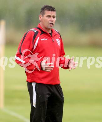 Fussball 2. KLasse D. Tainach gegen St. Paul. Trainer Klaus Oswald  (St. Paul). Tainach, am 23.8.2014.
Foto: Kuess
---
pressefotos, pressefotografie, kuess, qs, qspictures, sport, bild, bilder, bilddatenbank