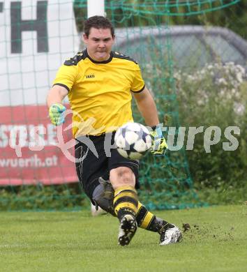 Fussball 2. KLasse D. Tainach gegen St. Paul. Andreas Philipp (Tainach). Tainach, am 23.8.2014.
Foto: Kuess
---
pressefotos, pressefotografie, kuess, qs, qspictures, sport, bild, bilder, bilddatenbank