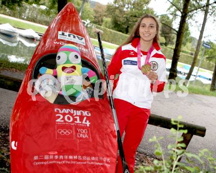 Wildwassersport. Canadier C1. Empfang Jugendolympiasiegerin Nadine Weratschnig. Nadine Weratschnig. Klagenfurt, am 1.9.2014.
Foto: Kuess
---
pressefotos, pressefotografie, kuess, qs, qspictures, sport, bild, bilder, bilddatenbank