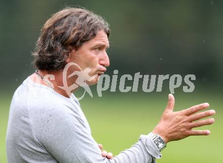 Fussball 1. KLasse C1.  Sirnitz gegen Eberstein. Trainer Aco Obradovic (Eberstein). Sirnitz, am 30.8.2014.
Foto: Kuess
---
pressefotos, pressefotografie, kuess, qs, qspictures, sport, bild, bilder, bilddatenbank