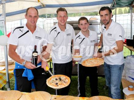 Fussball 1. KLasse C1.  Sirnitz gegen Eberstein. Walter Fercher (Tormanntrainer), Christian Fritzer, Lukas Haslauer, Herbert Ebner (Sirnitz). Sirnitz, am 30.8.2014.
Foto: Kuess
---
pressefotos, pressefotografie, kuess, qs, qspictures, sport, bild, bilder, bilddatenbank