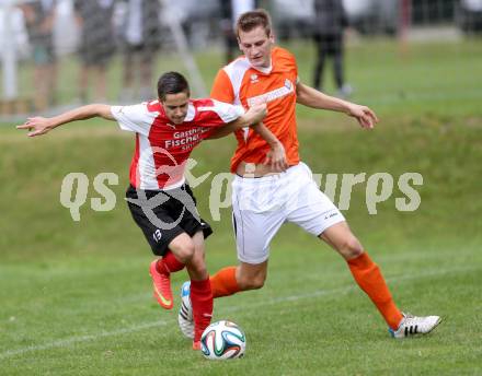 Fussball 1. KLasse C1.  Sirnitz gegen Eberstein. Kevin Alfons Bretis,  (Sirnitz), Manuel Rabitsch (Eberstein). Sirnitz, am 30.8.2014.
Foto: Kuess
---
pressefotos, pressefotografie, kuess, qs, qspictures, sport, bild, bilder, bilddatenbank