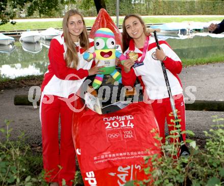 Wildwassersport. Canadier C1. Empfang Jugendolympiasiegerin Nadine Weratschnig. Nina Weratschnig, Nadine Weratschnig. Klagenfurt, am 1.9.2014.
Foto: Kuess
---
pressefotos, pressefotografie, kuess, qs, qspictures, sport, bild, bilder, bilddatenbank