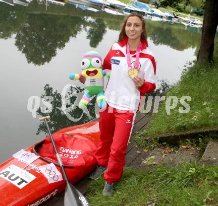 Wildwassersport. Canadier C1. Empfang Jugendolympiasiegerin Nadine Weratschnig. Nadine Weratschnig. Klagenfurt, am 1.9.2014.
Foto: Kuess
---
pressefotos, pressefotografie, kuess, qs, qspictures, sport, bild, bilder, bilddatenbank