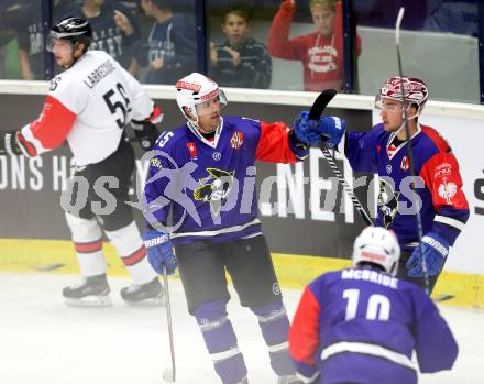 Eishockey. Champions Hockey League VSV gegen Briancon Diables Rouges. Torjubel Francois Fortier #15, Marc Santorelli #11 (VSV). Villach, 4.9.2014.
Foto: Kuess 
---
pressefotos, pressefotografie, kuess, qs, qspictures, sport, bild, bilder, bilddatenbank