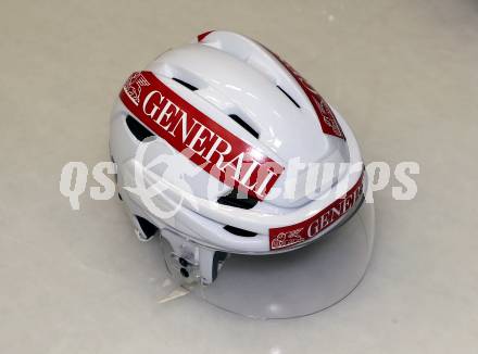 EBEL. Eishockey Bundesliga. Mannschaftsfototermin VSV.  Eishockeyhelm. Villach, am 5.9.2014.
Foto: Kuess
---
pressefotos, pressefotografie, kuess, qs, qspictures, sport, bild, bilder, bilddatenbank