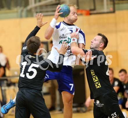 Handball Bundesliga. SC Ferlach gegen HSG Holding Graz. Leopold Wagner,  (Ferlach), Maximilian Maier, Boris Vodisek (Graz). Ferlach, 6.9.2014.
Foto: Kuess
---
pressefotos, pressefotografie, kuess, qs, qspictures, sport, bild, bilder, bilddatenbank