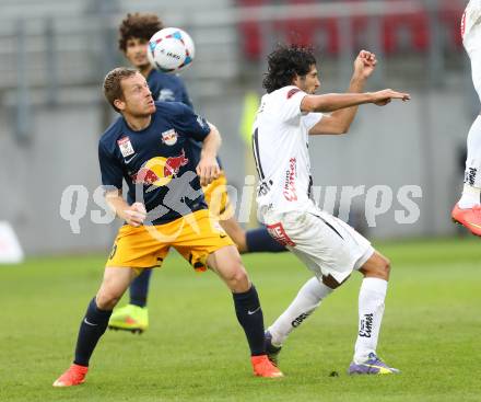 Fussball Bundesliga. RZ Pellets WAC gegen FC Red Bull Salzburg. Jacobo Ynclan Maria Pajares, (WAC), Christian Schwegler (Salzburg). Klagenfurt, am 14.9.2014.
Foto: Kuess

---
pressefotos, pressefotografie, kuess, qs, qspictures, sport, bild, bilder, bilddatenbank