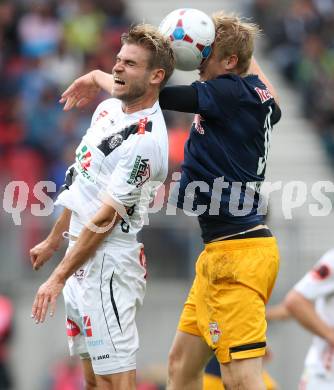 Fussball Bundesliga. RZ Pellets WAC gegen FC Red Bull Salzburg. Manuel Weber, (WAC), Martin Hinteregger (Salzburg). Klagenfurt, am 14.9.2014.
Foto: Kuess

---
pressefotos, pressefotografie, kuess, qs, qspictures, sport, bild, bilder, bilddatenbank