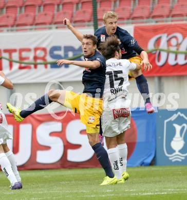 Fussball Bundesliga. RZ Pellets WAC gegen FC Red Bull Salzburg. Nemanja Rnic,  (WAC), Stefan Ilsanker, Martin Hinteregger (Salzburg). Klagenfurt, am 14.9.2014.
Foto: Kuess

---
pressefotos, pressefotografie, kuess, qs, qspictures, sport, bild, bilder, bilddatenbank