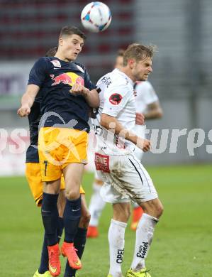 Fussball Bundesliga. RZ Pellets WAC gegen FC Red Bull Salzburg. Manuel Weber, (WAC), Marcel Sabitzer (Salzburg). Klagenfurt, am 14.9.2014.
Foto: Kuess

---
pressefotos, pressefotografie, kuess, qs, qspictures, sport, bild, bilder, bilddatenbank