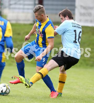 Fussball. 2. Klasse A. Lurnfeld gegen Gitschtal. Benjamin Friedrich Josef Maier,  (Lurnfeld), Hansjoerg Santner (Gitschtal). Moellbruecke, 13.9.2014.
Foto: Kuess
---
pressefotos, pressefotografie, kuess, qs, qspictures, sport, bild, bilder, bilddatenbank