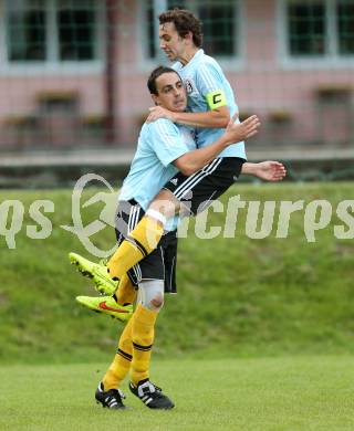 Fussball. 2. Klasse A. Lurnfeld gegen Gitschtal. Torjubel Christian Jost, Lukas Steinwender (Gitschtal). Moellbruecke, 13.9.2014.
Foto: Kuess
---
pressefotos, pressefotografie, kuess, qs, qspictures, sport, bild, bilder, bilddatenbank