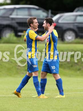 Fussball. 2. Klasse A. Lurnfeld gegen Gitschtal. Torjubel Robert Franz Josef Granegger, Manuel Wernig (Lurnfeld). Moellbruecke, 13.9.2014.
Foto: Kuess
---
pressefotos, pressefotografie, kuess, qs, qspictures, sport, bild, bilder, bilddatenbank